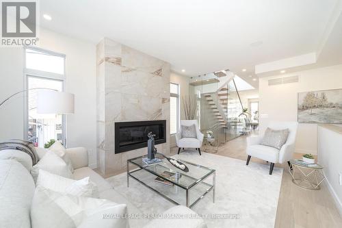 424 Avondale Avenue, Ottawa, ON - Indoor Photo Showing Living Room With Fireplace