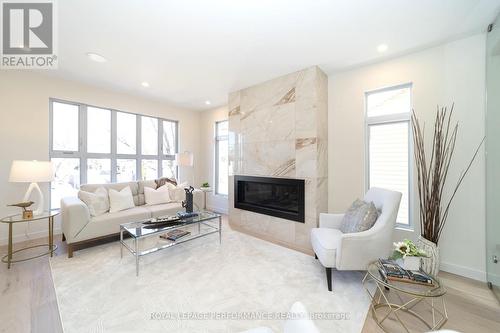 424 Avondale Avenue, Ottawa, ON - Indoor Photo Showing Living Room With Fireplace