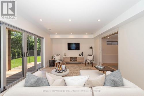 424 Avondale Avenue, Ottawa, ON - Indoor Photo Showing Living Room