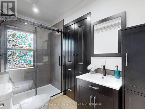 62 Montrose Avenue, Hamilton, ON - Indoor Photo Showing Bathroom