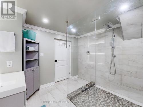 62 Montrose Avenue, Hamilton, ON - Indoor Photo Showing Bathroom