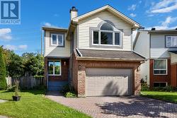 16 BURLINGTON CRESCENT  Ottawa, ON K1T 3K9