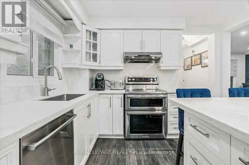 150 Clansman Trail, Mississauga, ON - Indoor Photo Showing Living Room With Fireplace