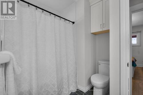 184 Harley Street, London, ON - Indoor Photo Showing Bathroom