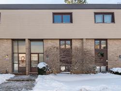 92 Forestside Crescent  Halifax, NS B3M 1M4