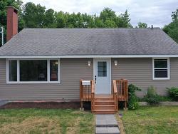 16 Carver Street  Dartmouth, NS B2W 1S2