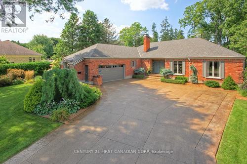 811 Clearview Crescent, London, ON - Outdoor