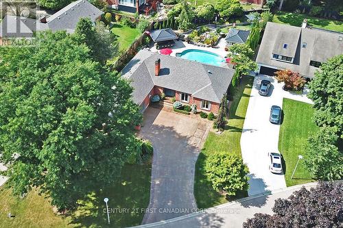 811 Clearview Crescent, London, ON - Outdoor With In Ground Pool