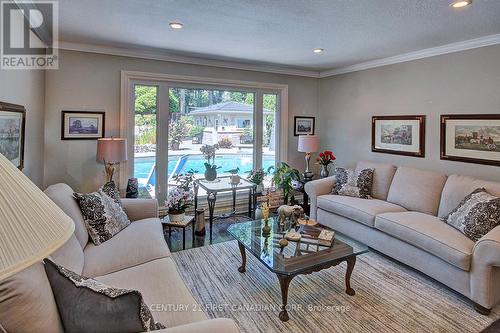 811 Clearview Crescent, London, ON - Indoor Photo Showing Living Room