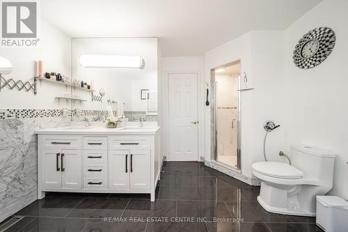 3545 Marmac Crescent, Mississauga, ON - Indoor Photo Showing Bathroom