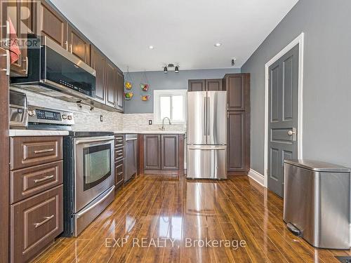 95 Edinburgh Avenue, Hamilton, ON - Indoor Photo Showing Kitchen With Stainless Steel Kitchen With Upgraded Kitchen