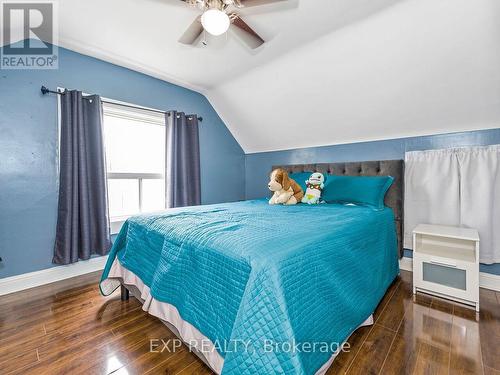 95 Edinburgh Avenue, Hamilton, ON - Indoor Photo Showing Bedroom