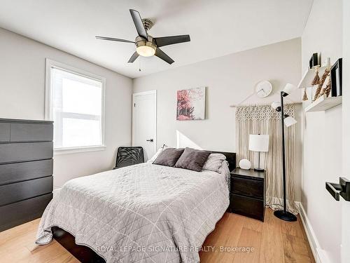 273 East 37Th St, Hamilton, ON - Indoor Photo Showing Bedroom