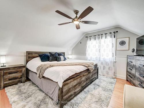 273 East 37Th St, Hamilton, ON - Indoor Photo Showing Bedroom