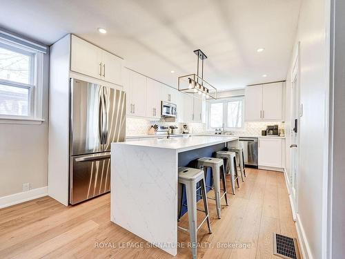 273 East 37Th St, Hamilton, ON - Indoor Photo Showing Kitchen With Upgraded Kitchen