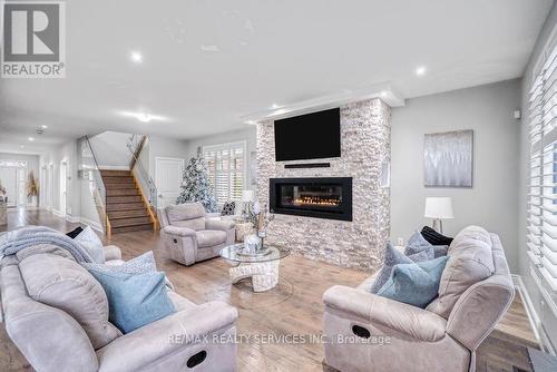 958 Beach Boulevard, Hamilton, ON - Indoor Photo Showing Living Room With Fireplace