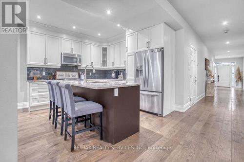 958 Beach Boulevard, Hamilton, ON - Indoor Photo Showing Kitchen With Stainless Steel Kitchen With Upgraded Kitchen