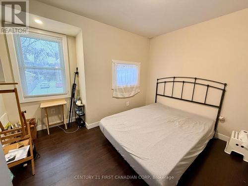 289 Oxford Street, London, ON - Indoor Photo Showing Bedroom