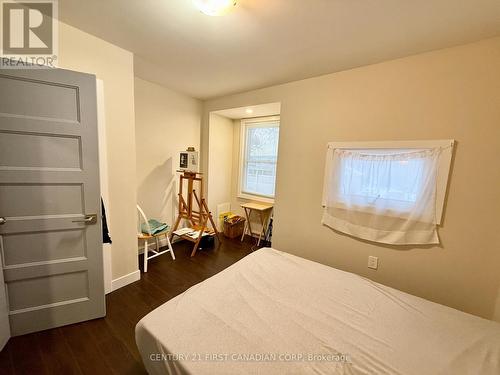 289 Oxford Street, London, ON - Indoor Photo Showing Bedroom