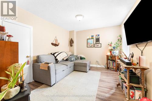 4 Eccles Street, Ottawa, ON - Indoor