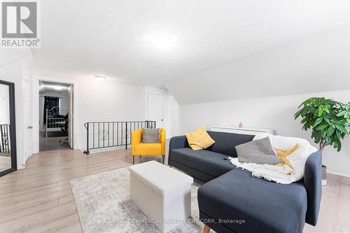 4 Eccles Street, Ottawa, ON - Indoor Photo Showing Living Room