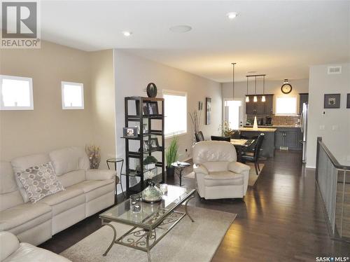 103 Pringle Crescent, Saskatoon, SK - Indoor Photo Showing Living Room