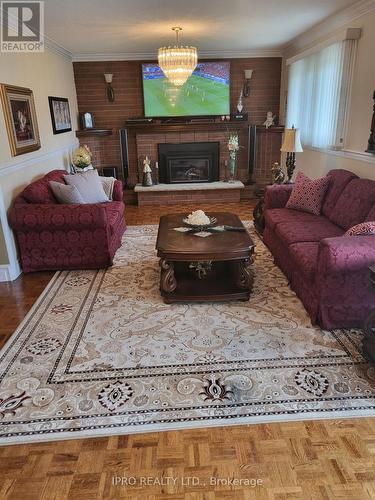 4239 Rockwood Road, Mississauga, ON - Indoor Photo Showing Living Room With Fireplace