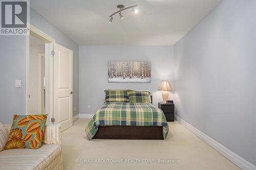 4179 Lakeshore Road, Burlington, ON - Indoor Photo Showing Bedroom