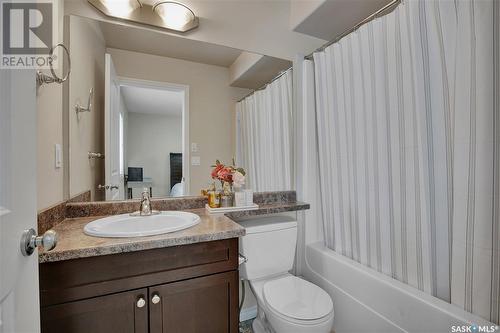 614 Kolynchuk Court, Saskatoon, SK - Indoor Photo Showing Bathroom