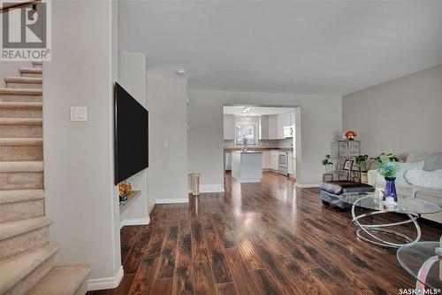 614 Kolynchuk Court, Saskatoon, SK - Indoor Photo Showing Living Room