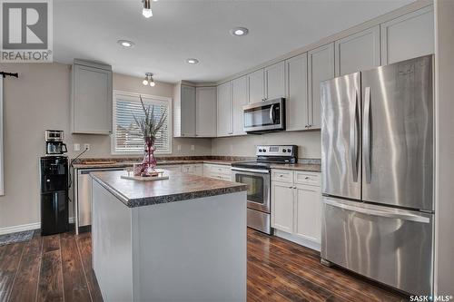 614 Kolynchuk Court, Saskatoon, SK - Indoor Photo Showing Kitchen With Stainless Steel Kitchen