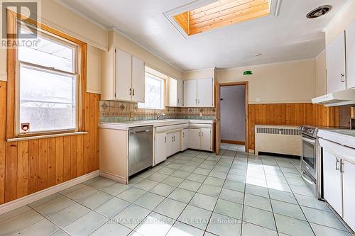 1488 Woodeden Drive, Mississauga, ON - Indoor Photo Showing Kitchen