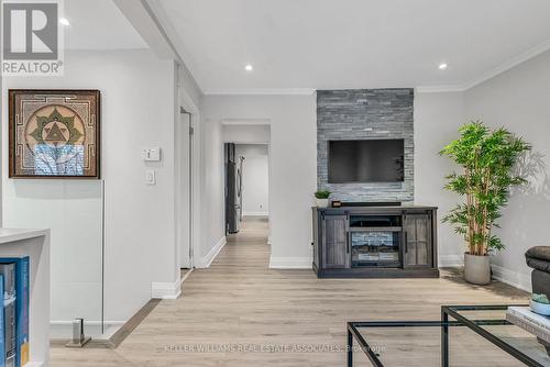 1034 Meredith Avenue, Mississauga, ON - Indoor Photo Showing Living Room With Fireplace