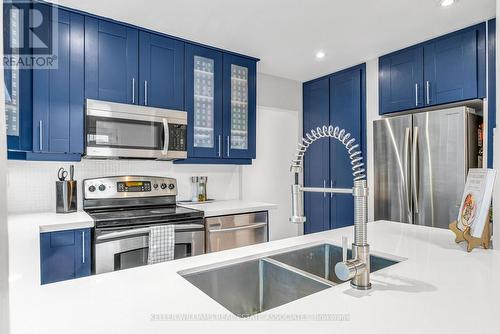 1034 Meredith Avenue, Mississauga, ON - Indoor Photo Showing Kitchen With Stainless Steel Kitchen With Double Sink With Upgraded Kitchen