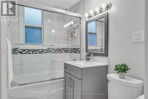 1034 Meredith Avenue, Mississauga, ON - Indoor Photo Showing Bathroom