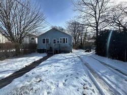 60 Courtney Road  Dartmouth, NS B3A 4C2