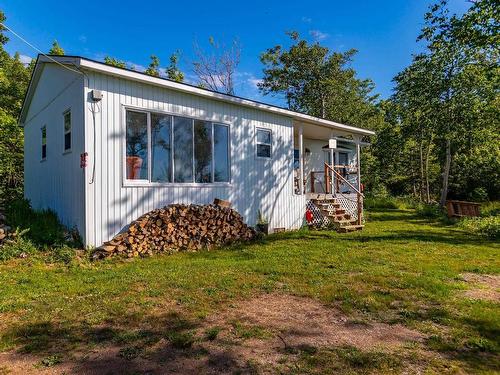 7 Sunset Avenue, Phinneys Cove, NS 