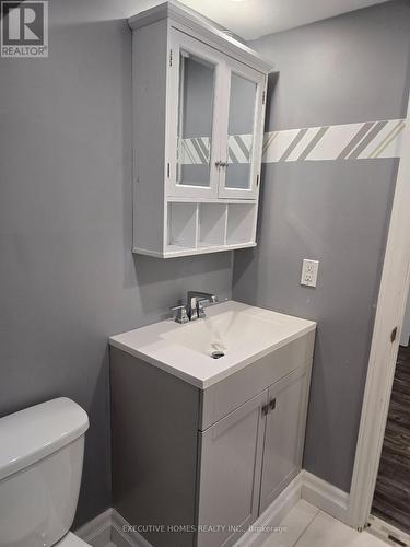 50 Pearson Drive, Hamilton, ON - Indoor Photo Showing Bathroom