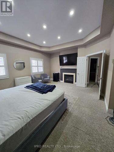 3274 Erin Centre Boulevard, Mississauga, ON - Indoor Photo Showing Bedroom