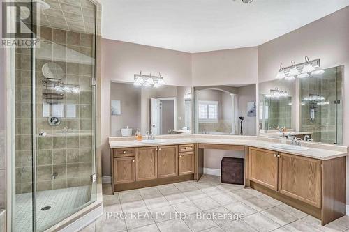 3274 Erin Centre Boulevard, Mississauga, ON - Indoor Photo Showing Bathroom