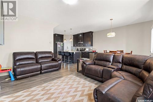 3339 Green Turtle Road, Regina, SK - Indoor Photo Showing Living Room