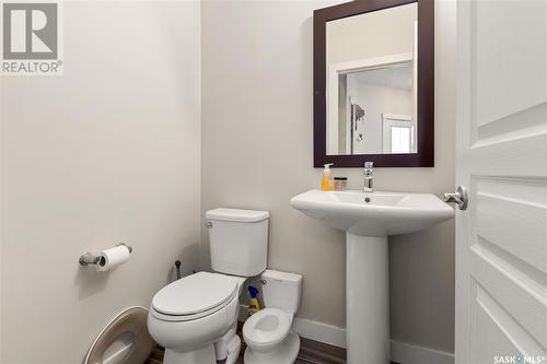 3339 Green Turtle Road, Regina, SK - Indoor Photo Showing Bathroom