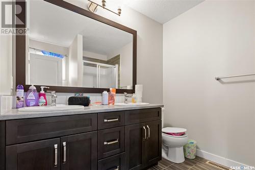 3339 Green Turtle Road, Regina, SK - Indoor Photo Showing Bathroom