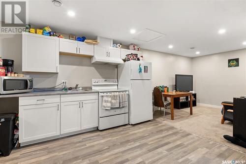 3339 Green Turtle Road, Regina, SK - Indoor Photo Showing Laundry Room