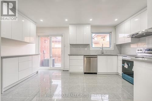 3193 Cawthra Road, Mississauga, ON - Indoor Photo Showing Kitchen