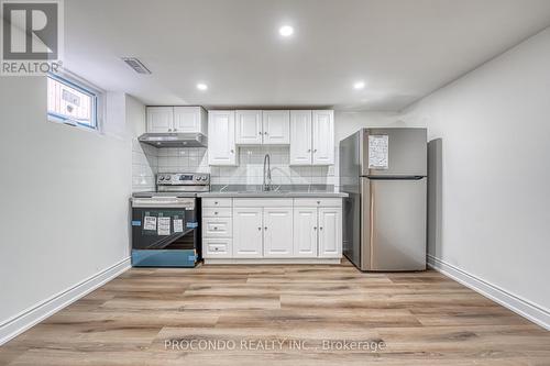 3193 Cawthra Road, Mississauga, ON - Indoor Photo Showing Kitchen