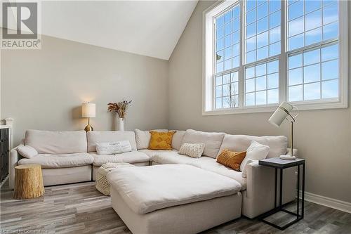 66 Pebblecreek Drive, Kitchener, ON - Indoor Photo Showing Living Room