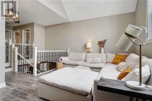 66 Pebblecreek Drive, Kitchener, ON - Indoor Photo Showing Living Room