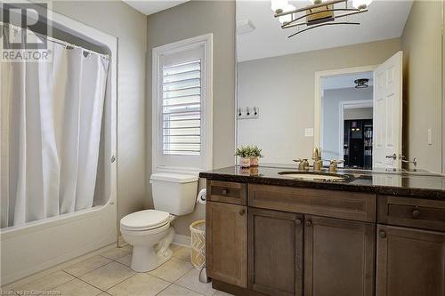 66 Pebblecreek Drive, Kitchener, ON - Indoor Photo Showing Bathroom