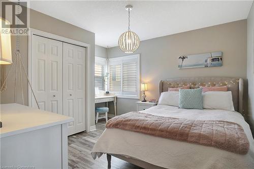 66 Pebblecreek Drive, Kitchener, ON - Indoor Photo Showing Bedroom